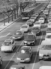 東奔西跑 費(fèi)時(shí)費(fèi)事